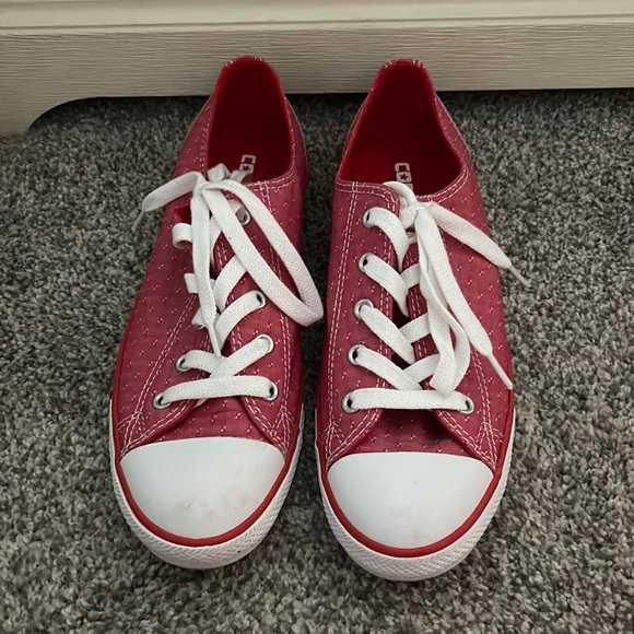 Converse Shoes - Womens Converse sneaker - size 8